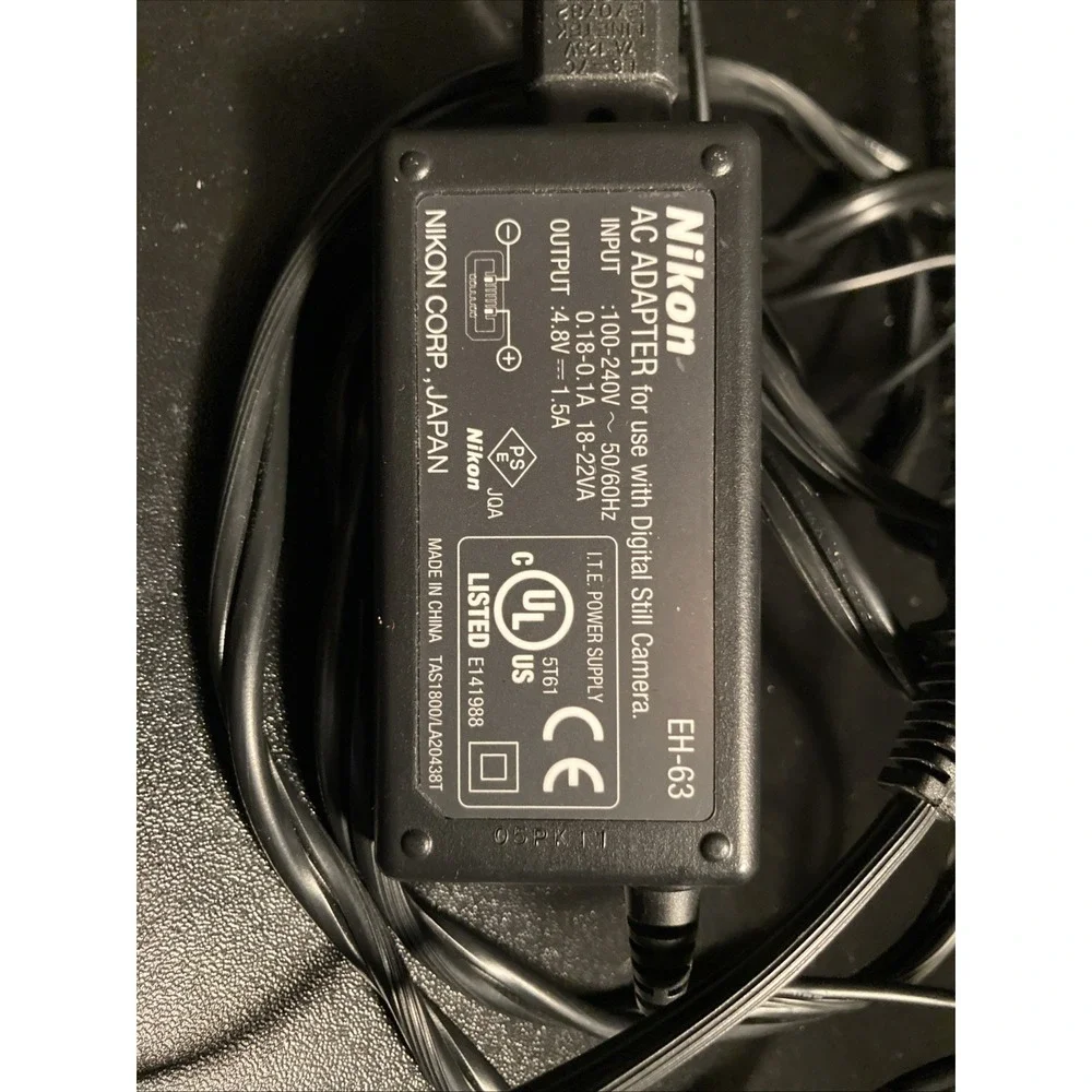 Nikon Coolpix S1‎ Compact Digital Camera 5.1MP 3x Zoom Charger & Battery
